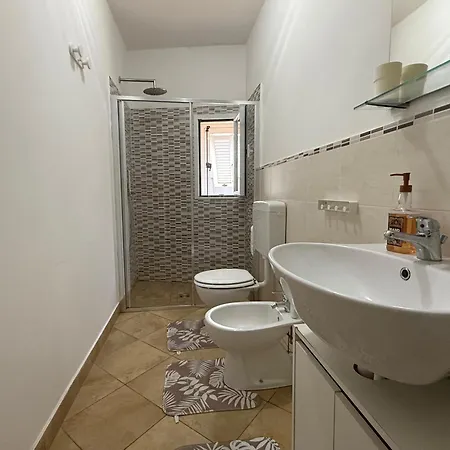 Oneglia House 度假居 因佩里亚